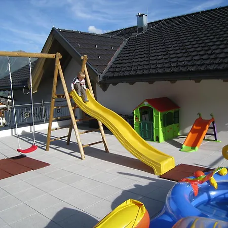 Bergkoenig Apartament *